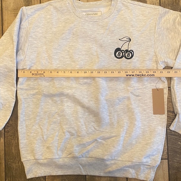 🆕 Organic generation feeling lucky sweatshirt junior size large - Picture 5 of 10